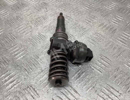 Форсунка Audi A4 B6 (8EC, 8E5) 2000-2004  Audi A4 A4 B6 (8EC, 8E5) 2000-2004