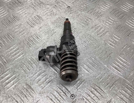Форсунка Volkswagen Golf IV (1J) 1997-2004  Volkswagen Golf Golf IV (1J) 1997-2004