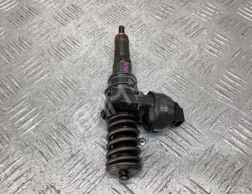 Форсунка Volkswagen Golf IV (1J) 1997-2004  Volkswagen Golf Golf IV (1J) 1997-2004