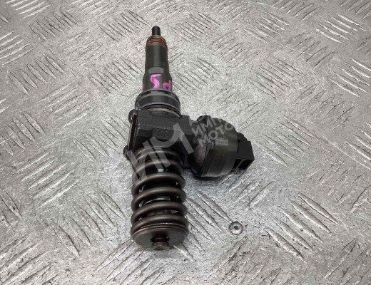 Форсунка Volkswagen Golf IV (1J) 1997-2004  Volkswagen Golf Golf IV (1J) 1997-2004