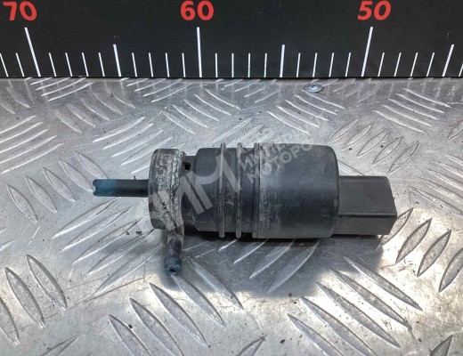 Насос (моторчик) омывателя стекла BMW X3 (E83) 2003-2010  BMW X3 X3 (E83) 2003-2010