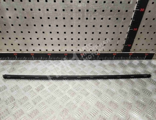 Молдинг стекла двери передней правой наружный Opel Astra H 2007-2010 рестайлинг  Opel Astra Astra H 2007-2010 рестайлинг