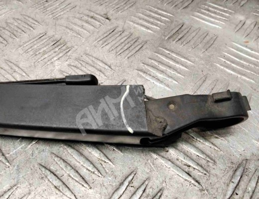 Щеткодержатель задний Volkswagen Golf+ V (5M) 2005-2014  Volkswagen Golf Plus Golf+ V (5M) 2005-2014
