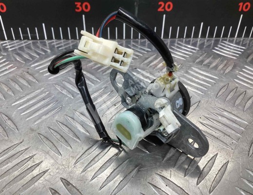 Личинка замка багажника Mazda 3 I (BK) 2003-2009  Mazda 3 3 I (BK) 2003-2009