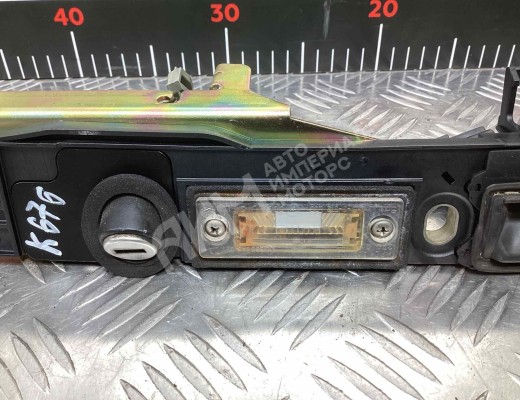 Кнопка открытия багажника Volkswagen Passat B5+ (3B) 2000-2005 рестайлинг  Volkswagen Passat Passat B5+ (3B) 2000-2005 рестайлинг
