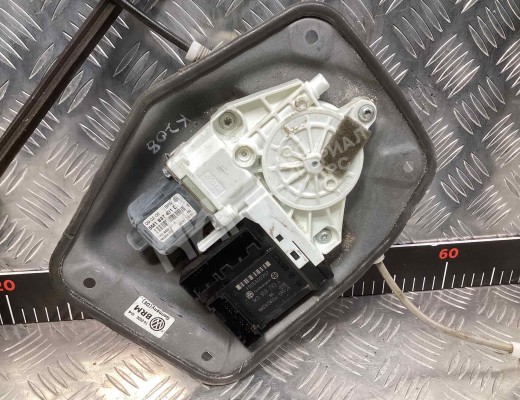 Стеклоподъемник передний левый Volkswagen Golf+ V (5M) 2005-2014  Volkswagen Golf Plus Golf+ V (5M) 2005-2014