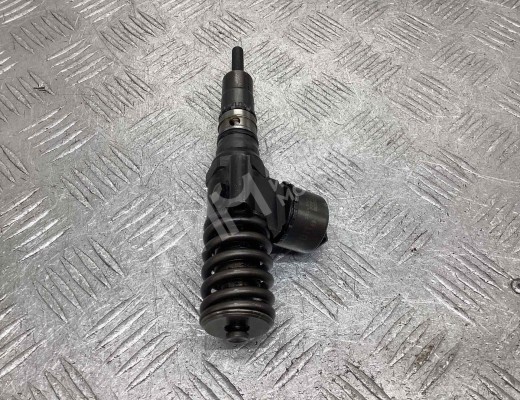 Форсунка Audi A3 II (8P) 2005-2008 рестайлинг  Audi A3 A3 II (8P) 2005-2008 рестайлинг