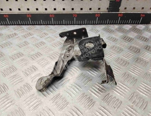 Кронштейн Volkswagen Touran I (1T) 2003-2006  Volkswagen Touran Touran I (1T) 2003-2006