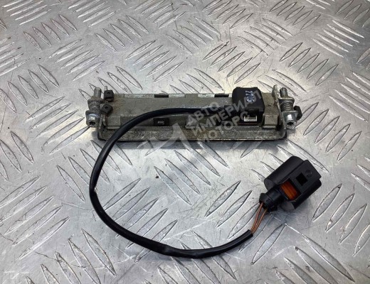 Кнопка открытия багажника Volkswagen Passat B5+ (3B) 2000-2005 рестайлинг  Volkswagen Passat Passat B5+ (3B) 2000-2005 рестайлинг