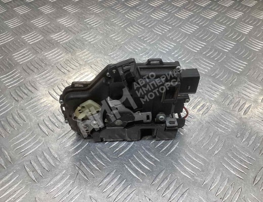 Замок двери передней левой Audi A6 C5 (4B) 1997-2001  Audi A6 A6 C5 (4B) 1997-2001
