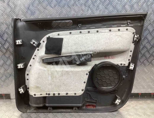 Обшивка двери передней левой (дверная карта) Volkswagen Golf+ V (5M) 2005-2014  Volkswagen Golf Plus Golf+ V (5M) 2005-2014