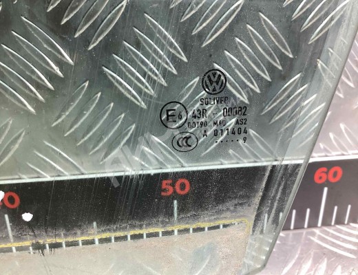 Стекло двери передней левой Volkswagen Passat B6 (3C) 2005-2010  Volkswagen Passat Passat B6 (3C) 2005-2010