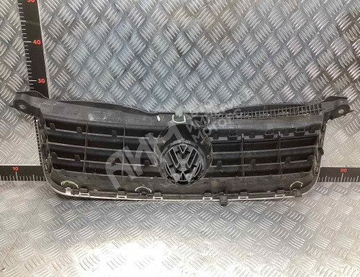 Решетка радиатора Volkswagen Passat B5+ (3B) 2000-2005 рестайлинг  Volkswagen Passat Passat B5+ (3B) 2000-2005 рестайлинг