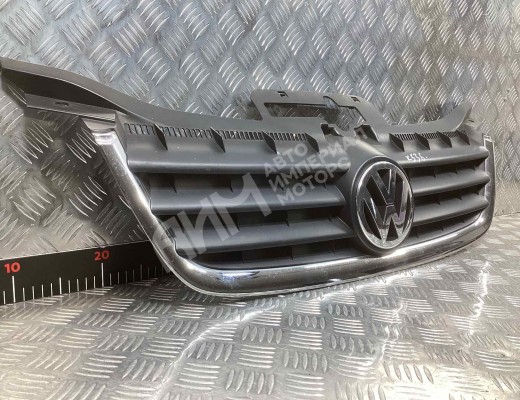 Решетка радиатора Volkswagen Touran I (1T) 2003-2006  Volkswagen Touran Touran I (1T) 2003-2006