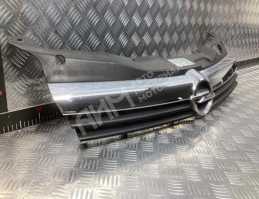 Решетка радиатора Opel Astra H 2004-2007  Opel Astra Astra H 2004-2007