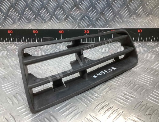 Заглушка (решетка) в бампер передний Volkswagen Golf IV (1J) 1997-2004  Volkswagen Golf Golf IV (1J) 1997-2004